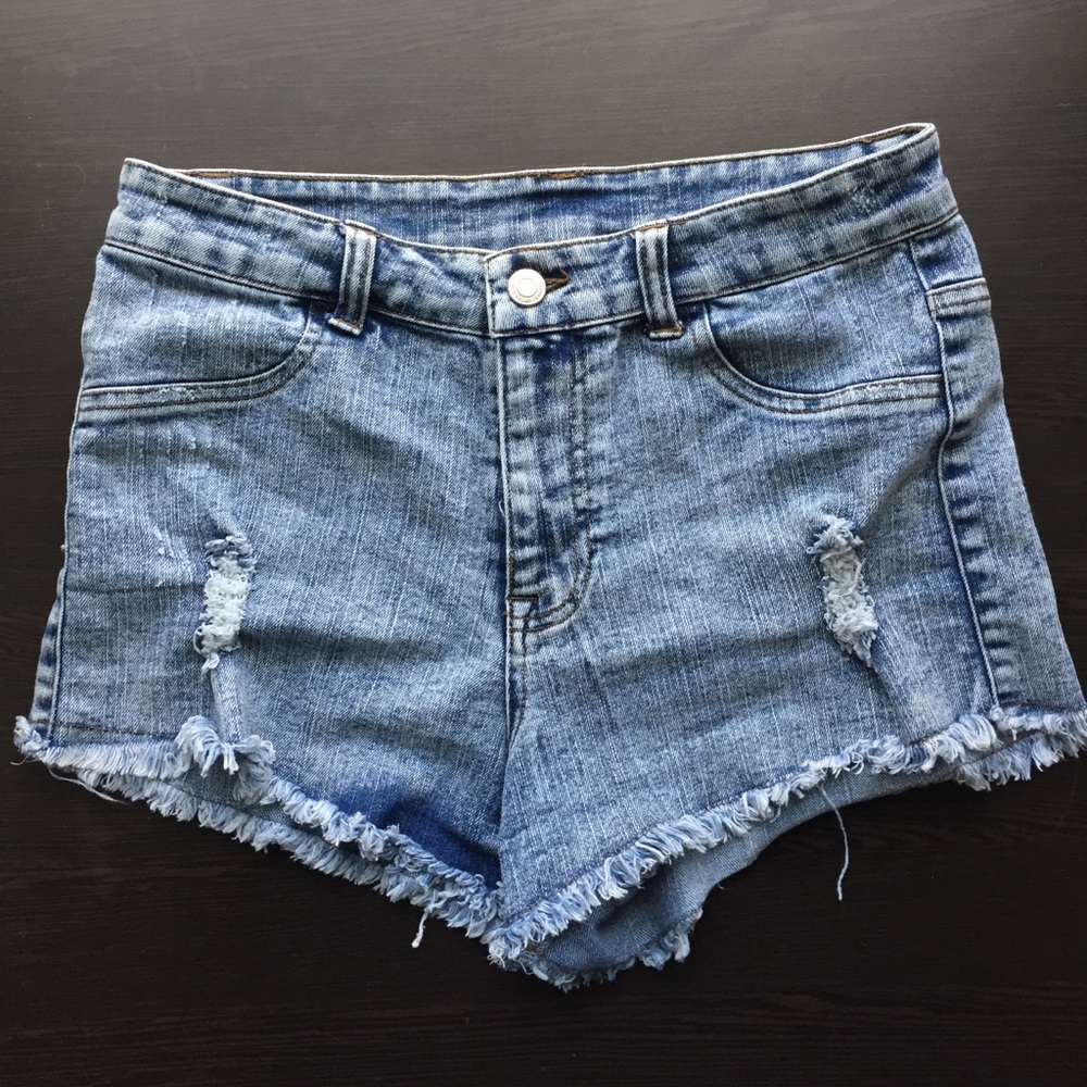 🔴 5 for $25 Distressed High-waisted Denim shorts